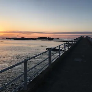 https://maison-les-pieds-dans-l-eau.inbrittany.com
